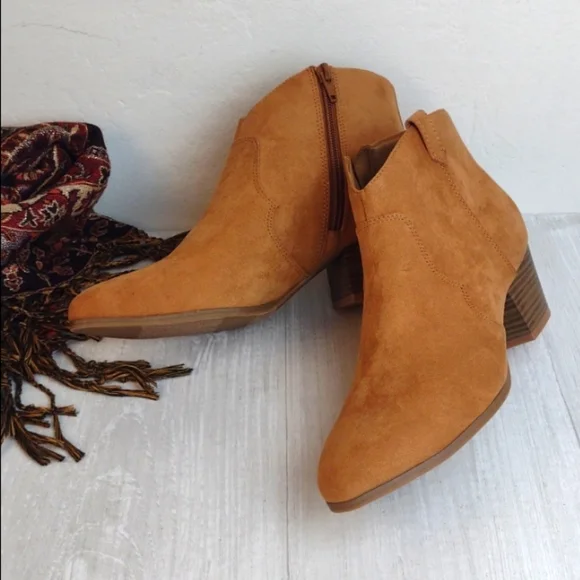 Old Navy Shoes Old Navy Faux Suede Minimally Western Cognac